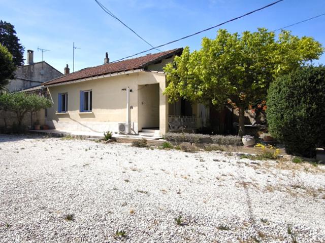 ROBION Maison de plain pied 3 pièces garages