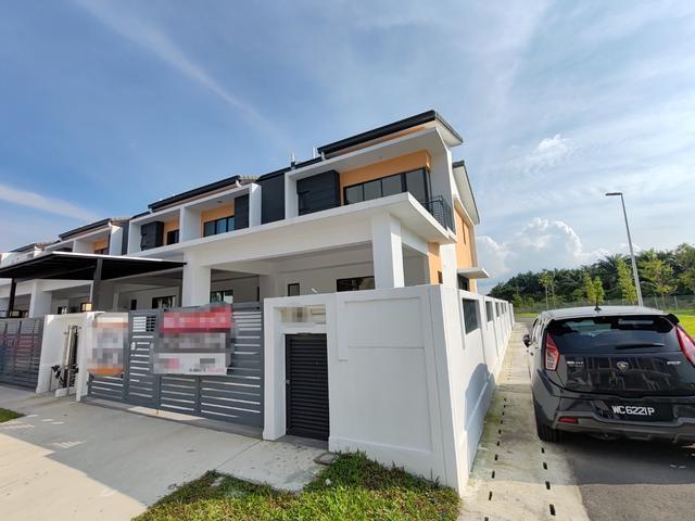 Robin Double Storey End Lot Terraced House For SaleBandar Rimbayu