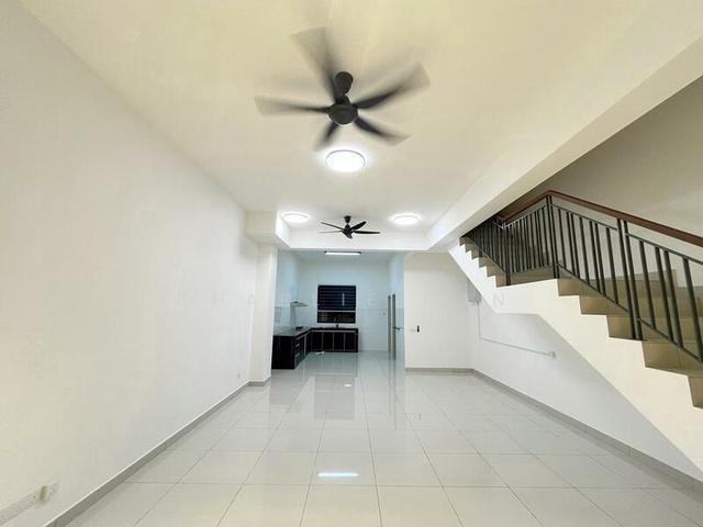 Robin Double Storey House For SaleRobin Bandar Rimbayu