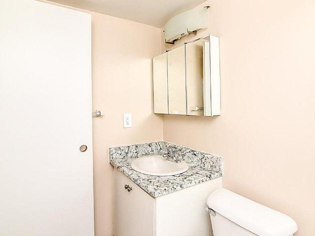 Robinson Towers 1 Bedroom Apartment for Rent at 100 King St E, Hamilton, ON L8G 1K8 Stoney Creek Estates