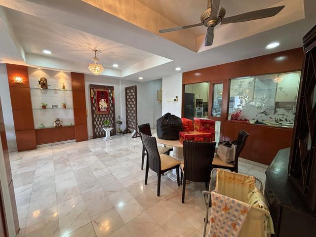 Robson Heights Condominium For Rent