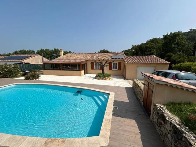 ROCBARON: Maison 6 pièces120 m² + garage et piscine sur 1200m²