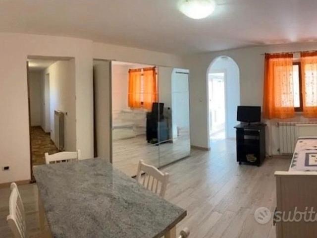 Rocca di papa bilocale arredato con cortile estern
