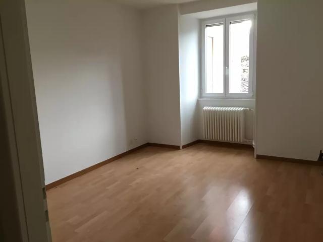 Roche Au Vieux Moulin 3 appartement de 2 pièces au rez de chaussé