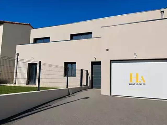Rochemaure 07400 Achat / Vente maison 4 pièces t4 au dernier étage piscine