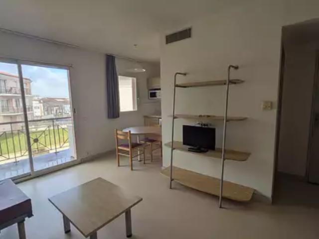 Rochefort 17300 Achat / Vente appartement 1 pièce t1 au dernier étage parking