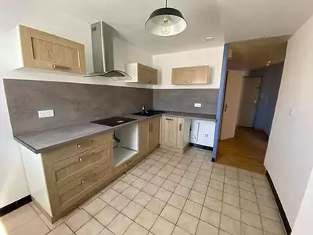 Rochefort 17300 Location appartement 3 pièces t3 au dernier étage