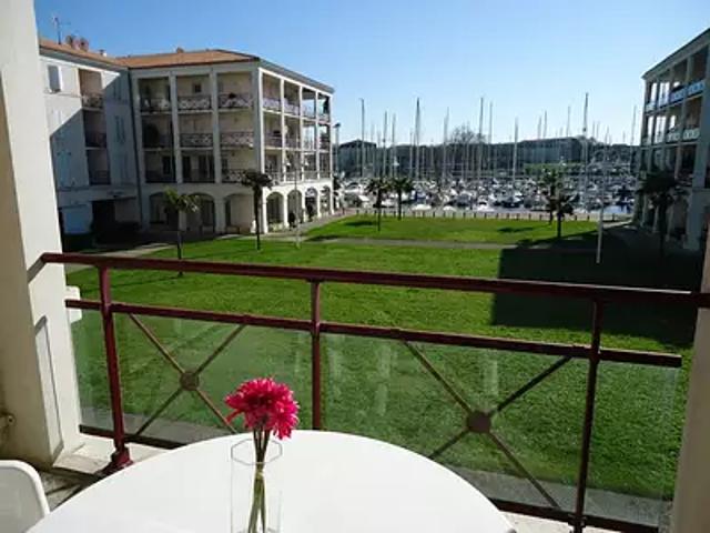 Rochefort 17300 Location appartement 2 pièces t2 terrasse