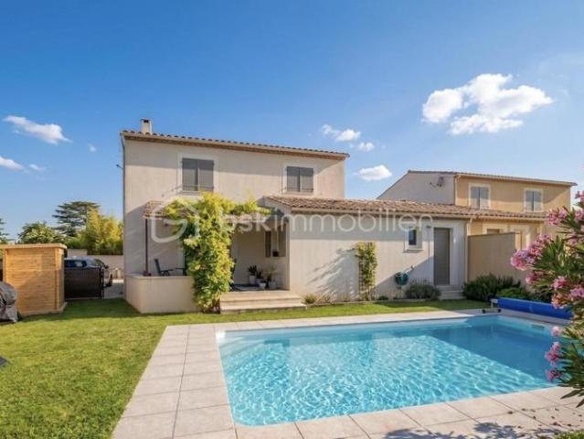ROCHEFORT DU GARD / VILLA CONTEMPORAINE 114 m² / PISCINE