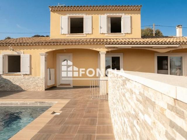 ROCHEFORT DU GARD VILLA RECENTE sur 900m2 de terrain avec piscine