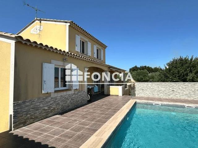 ROCHEFORT DU GARD VILLA RECENTE sur 1500m2 de terrain avec piscine