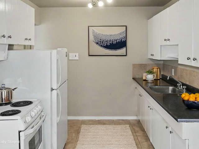 Rockhill Manor Studio Apartment for Rent at 11930 104 St Nw, Edmonton, AB T5G 2L2 Westwood