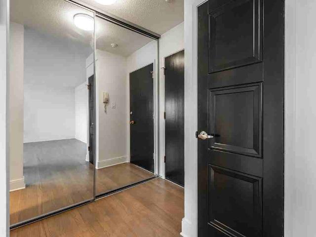 Rockridge Apartments Studio Apartment for Rent at 1126 Rockland Ave, Victoria, BC V8V 3H7 Fairfield