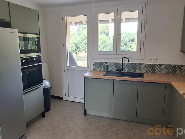 RODEZ Appartement T4 + balcon MEUBLE