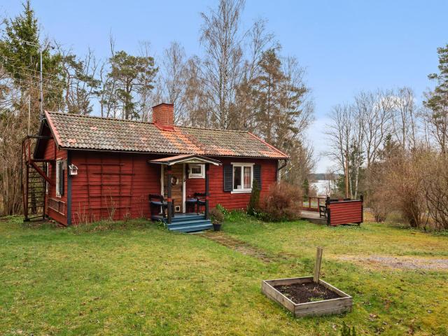 Rödhakestigen 9