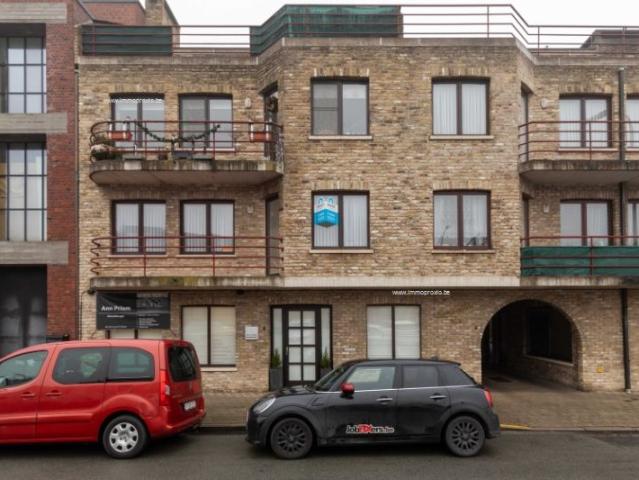 Roeselare stadsrand: Verzorgd en ruim appartement voorzien van 2 slaapkamers met terras en garage in Roeselare 90 m²
