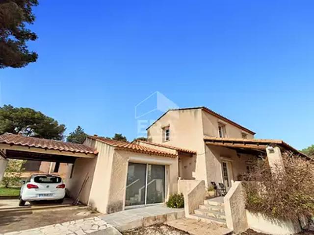 Rognac 13340 Achat / Vente maison 6 pièces t6 piscine parking