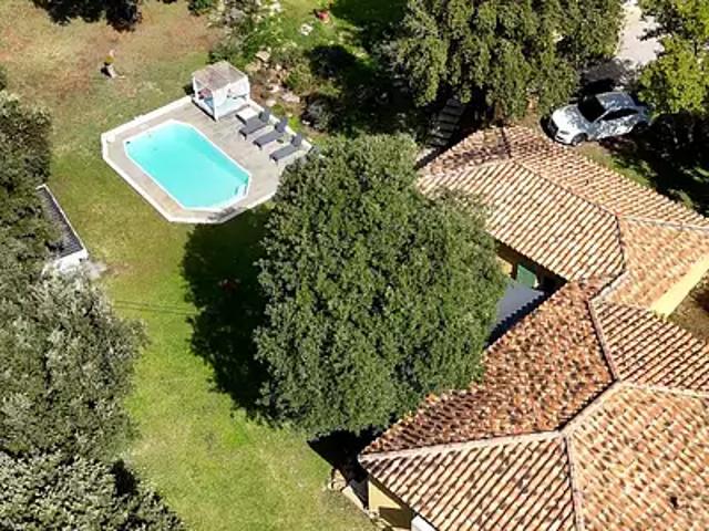 Rognes 13840 Achat / Vente maison 8 pièces t8 au dernier étage piscine