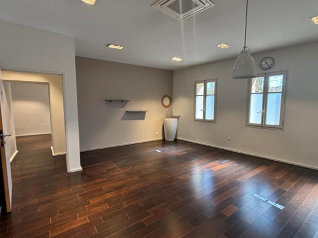 ROGNES Appartement 65 m² centre village à réaménager