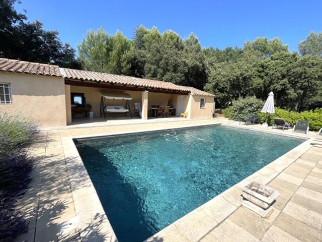 Rognes: Magnifique propriété 9 pièces de 210 m2 avec piscine, pool house et double garage !