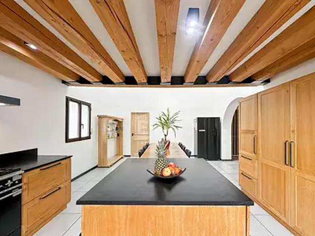 Rognonas 13870 Achat / Vente maison 8 pièces t8 au dernier étage