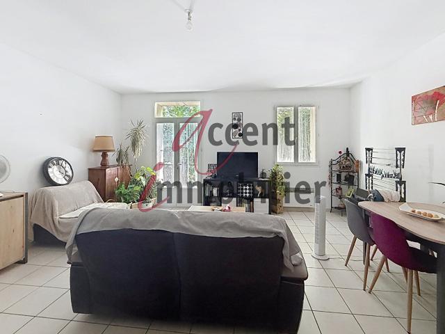 Rognonas: Appartement T2 50 m² avec parking et espaces verts