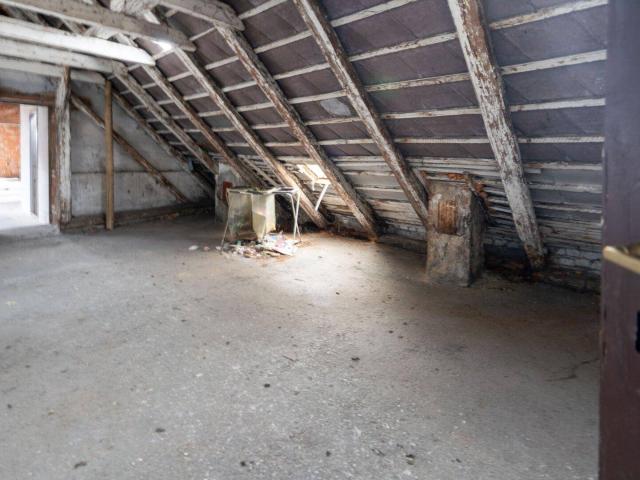 Rohdachboden mit Ausbaupotenzial in Linz Ebelsberg – Nähe Schloss Ebelsberg