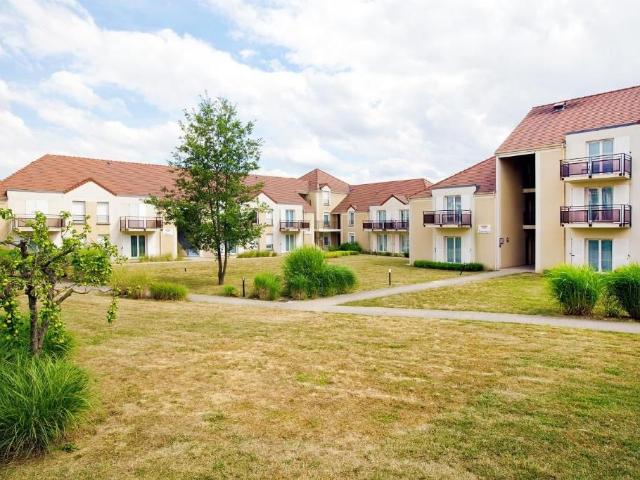 Roissy Village Lovely 1 BR premium suite with Easy Access to Paris