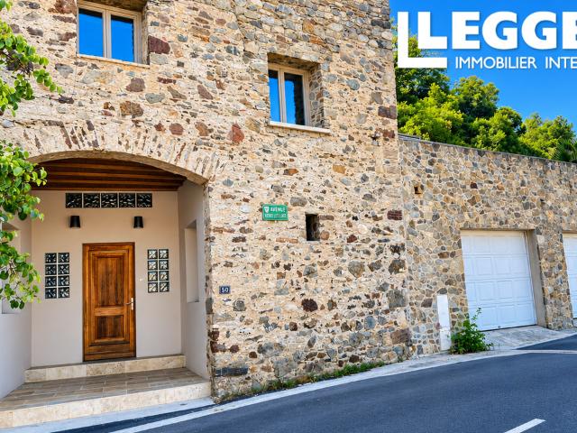 Roquebrun – Maison entièrement rénovée, 5 chambres, grande piscine, vues dégagées, fort potentiel locatif