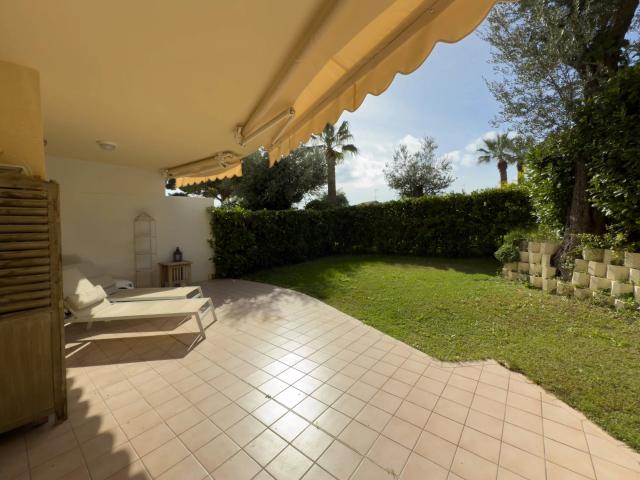Roquebrune Cap Martin 3 pièces 77 m2 + 139 m2 extérieur grand garage fermé