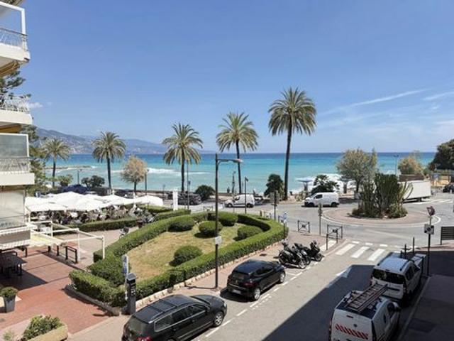Roquebrune Cap Martin, 3 pièces à deux pas de la plage, vue mer, garage