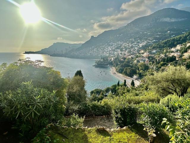 ROQUEBRUNE CAP MARTIN: 3 Pièces avec vue panoramique mer