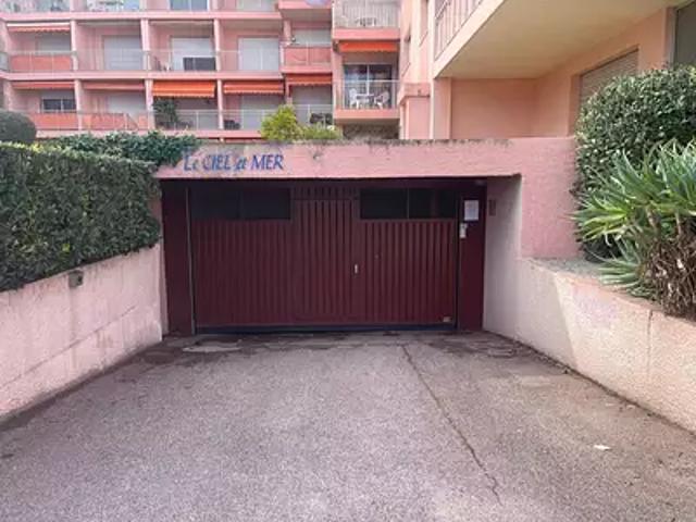Roquebrune Cap Martin 06190 Location parking