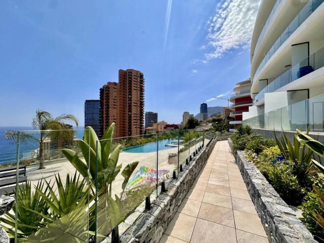 Roquebrune Cap Martin–Appartement de prestige avec piscine, à proximité immédiate de Monaco et vue mer