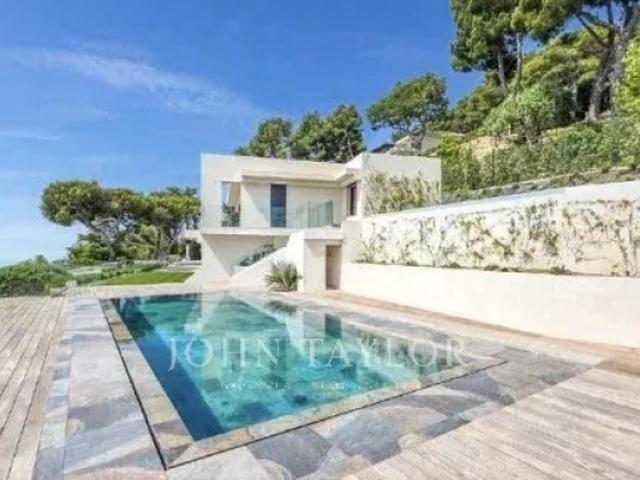 ROQUEBRUNE CAP MARTIN DOMAINE VILLA CONTEMPORAINE FINIE VUE MER PANORAMIQUE PISCINE GARAGES