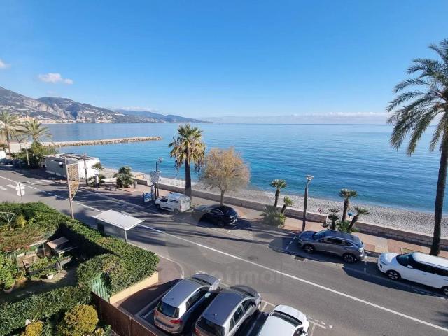 Roquebrune Cap Martin, étage élevé, terrasse, vue mer 55m² Roquebrune Cap Martin