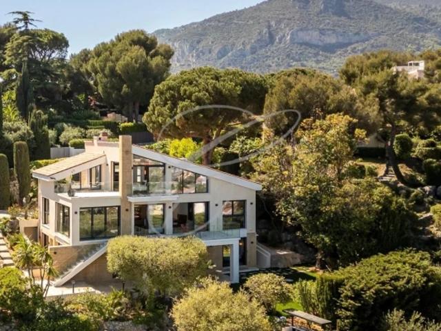 ROQUEBRUNE CAP MARTIN LUXUEUSE VILLA CONTEMPORAINE NEUVE