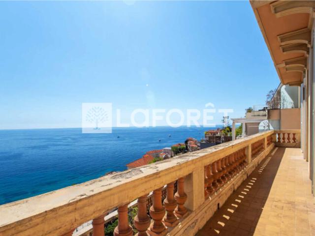 Roquebrune Cap Martin Maison de maître surplombant la Mediterranée