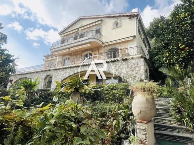 Roquebrune Cap Martin Maison provençale vue mer panoramique