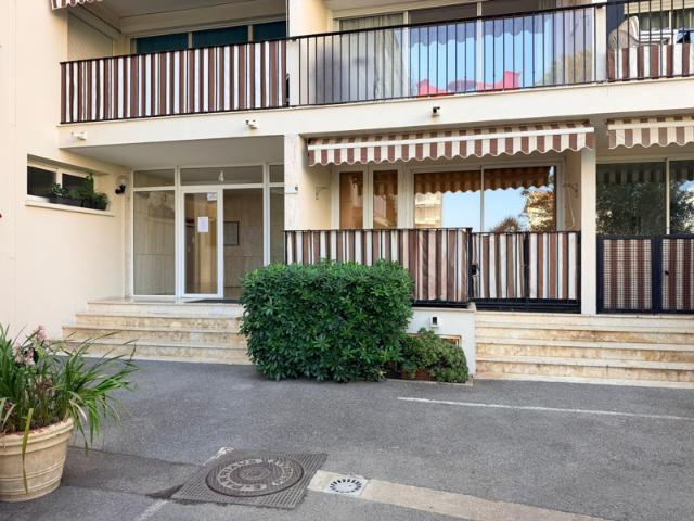 Roquebrune Cap Martin Quartier Plage Grand 2P de 49 m2 t