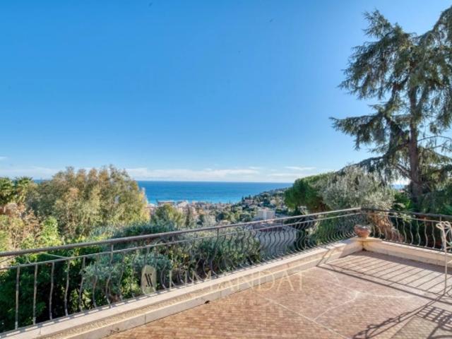 Roquebrune Cap Martin Rare Opportunité: Villa Vue Mer Panoramique à Fort Potentiel – Monaco Proche