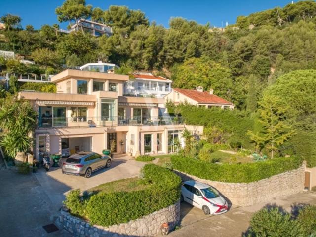 Roquebrune Cap Martin Villa Contemporaine 304 m2 terrain 1500 m2