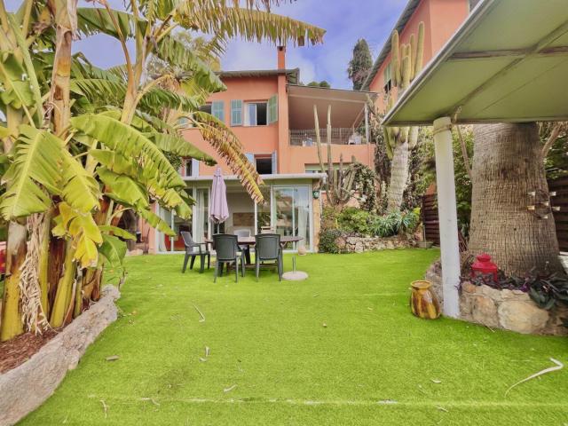 ? ROQUEBRUNE CAP MARTIN VILLA D’EXCEPTION AVEC VUE MER ?