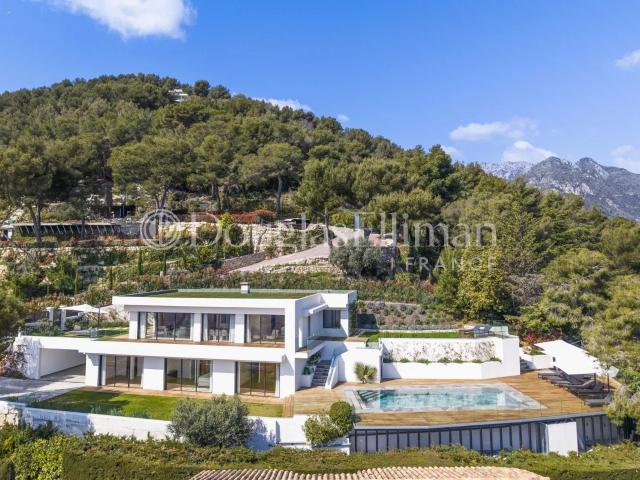 Roquebrune Cap Martin villa rénovée d’esprit contemporain. 250m² Roquebrune Cap Martin
