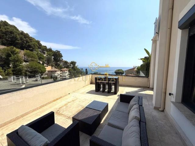 ROQUEBRUNE CAP MARTIN/GOLF BLEU: 3 PIÈCES AVEC TERRASSE ET PARKING