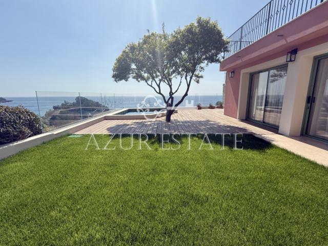 ROQUEBRUNE CAP MARTIN/GOLF BLEU: VILLA 5 PIECES AVEC PISCIN