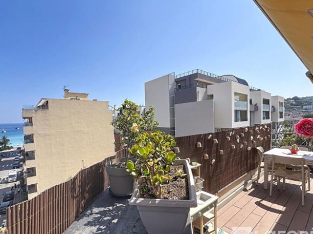 Penthouse avec belle terrasse à deux pas de la mer