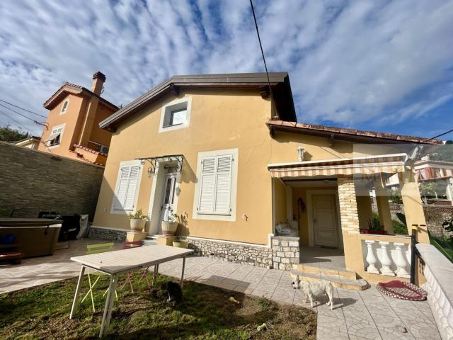 Roquebrune Carnolès partie de maison 5 pièces garage