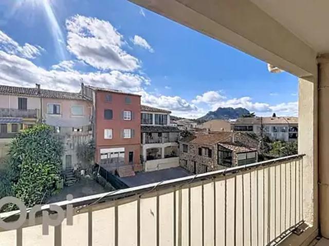 Roquebrune sur Argens 83520 Achat / Vente appartement 3 pièces t3 terrasse