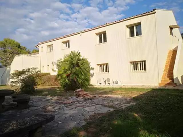 Roquebrune sur Argens 83520 Achat / Vente divers
